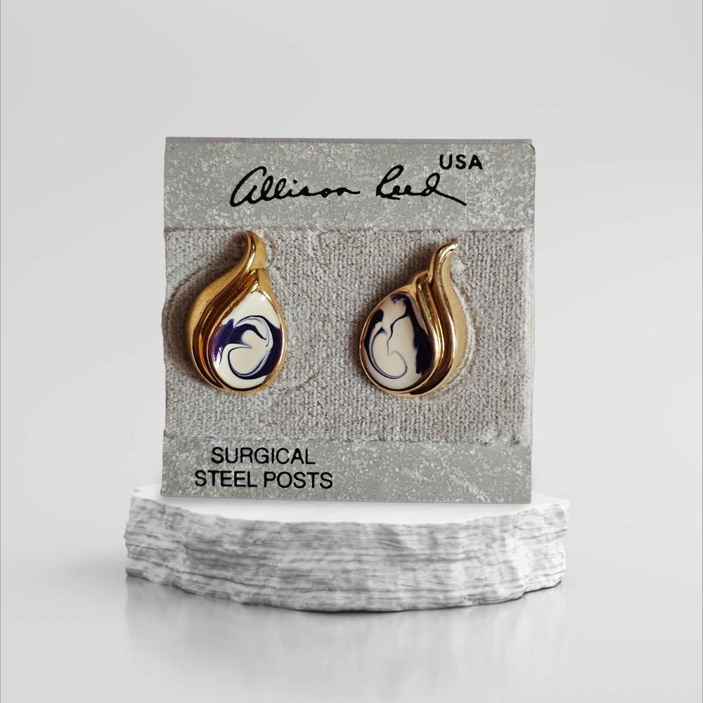 Vintage ALLISON REED Teardrop Shaped Gold Tone White Blue Swirl PIERCED EARRINGS